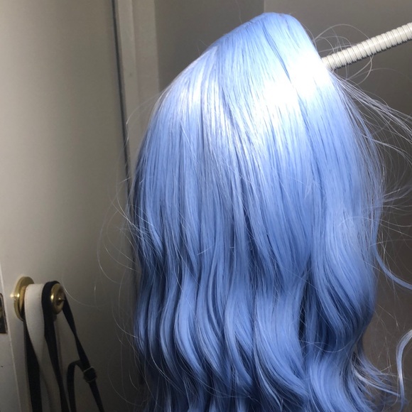 Wig - Picture 2 of 3